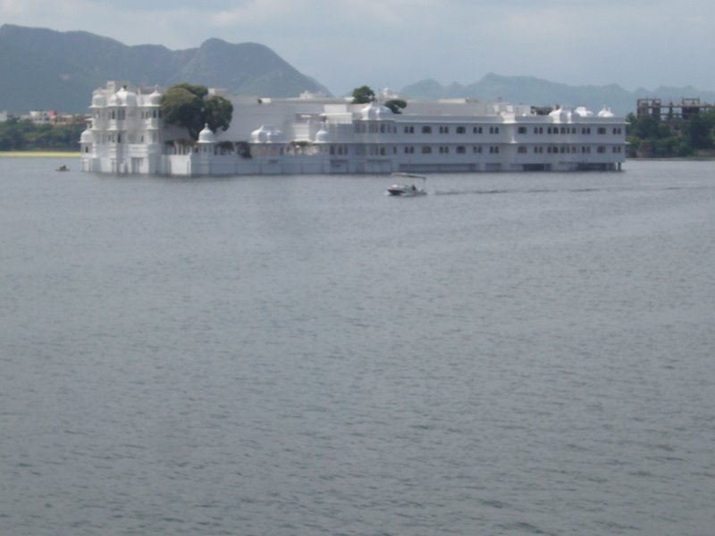 Travel - India - Rajasthan - Udaipur - Pichola Lake